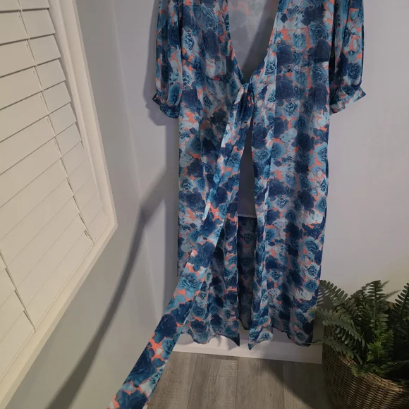 Caribbean Queen Blue Floral Swim Kimono Coverup - Picture 6 of 7